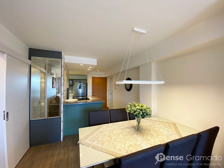 Apartamento no Centro de Gramado mobiliado, equipado e decor