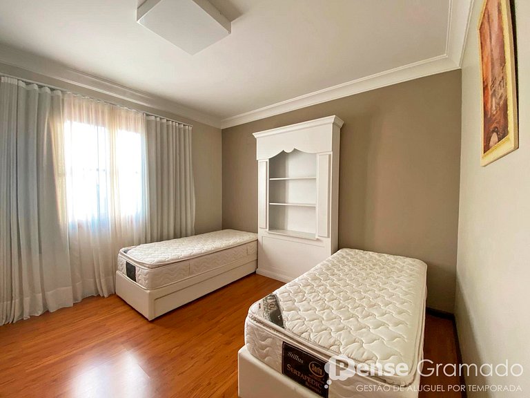 Di Pietro 203B - 300m da Rua Coberta, 2 dorm. (1 suíte)