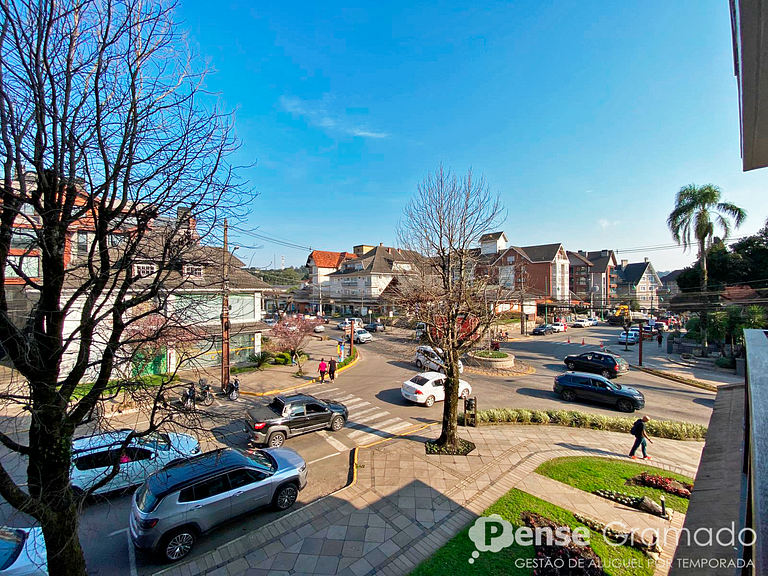 Di Pietro 203B - 300m da Rua Coberta, 2 dorm. (1 suíte)