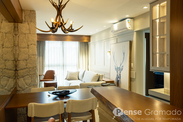 Vita 209 - Apto luxo, 2 suítes, 650m da Rua Coberta de Grama