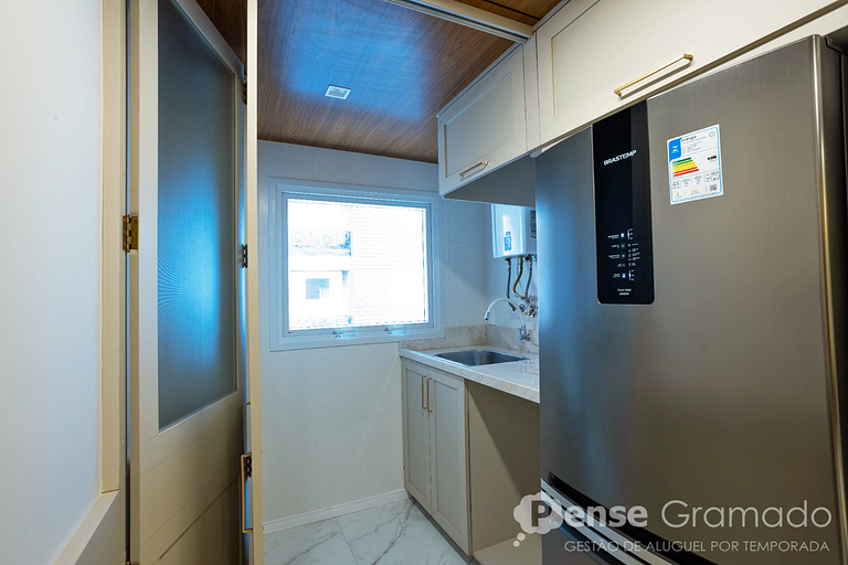 Vita 209 - Apto luxo, 2 suítes, 650m da Rua Coberta de Grama