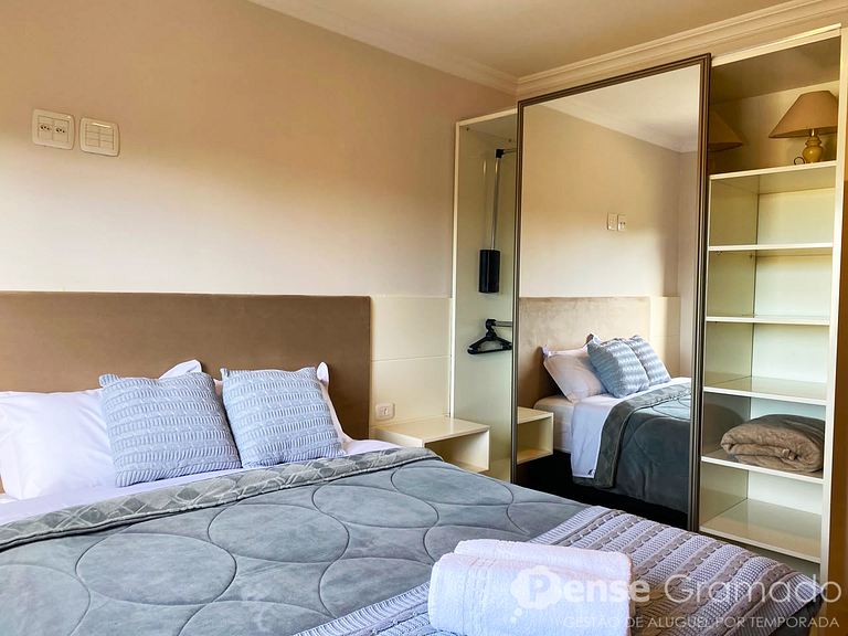 Apto 3 dorm. (2 suítes 3 banh.) c/banheira 2 vagas em Gramad