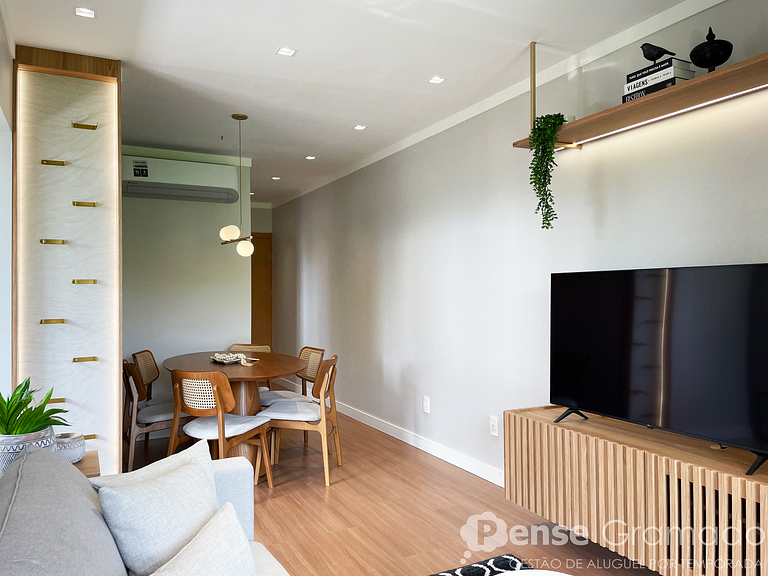 Flora - New 2-Bedroom Apartment in Downtown Canela
