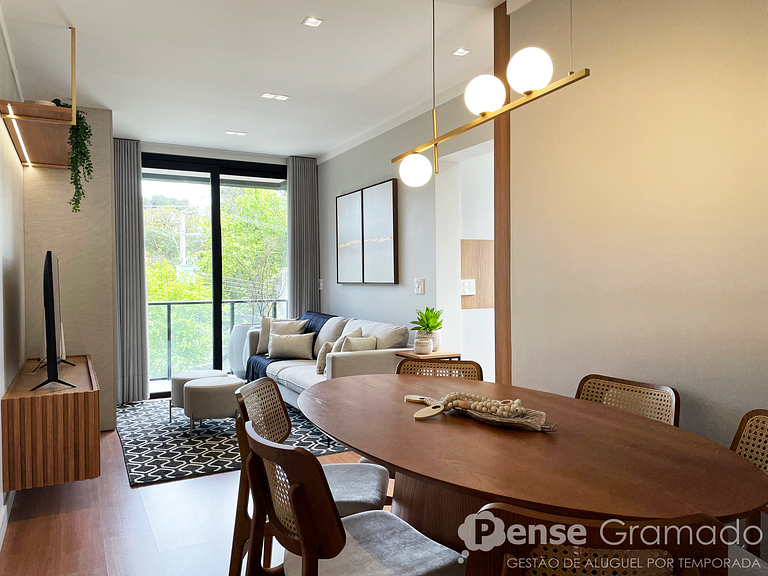 Flora - New 2-Bedroom Apartment in Downtown Canela